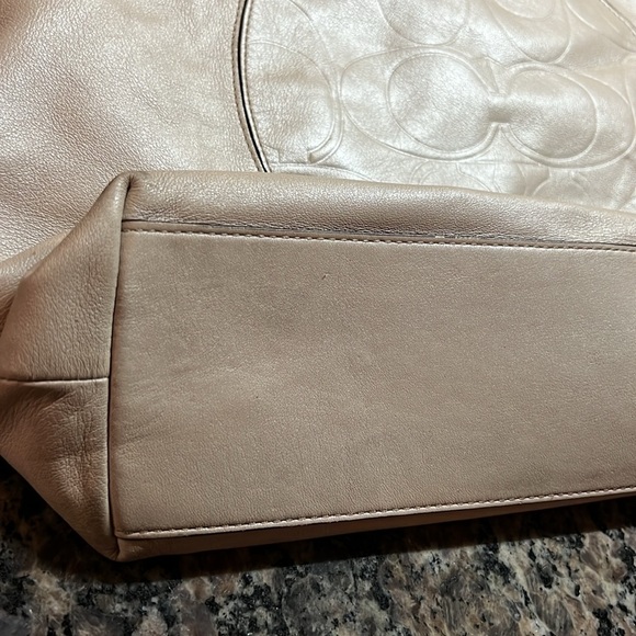Coach Laura Signature bag - Picture 10 of 16